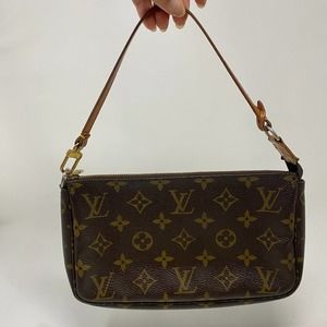 Louis Vuitton Pochette Authentic